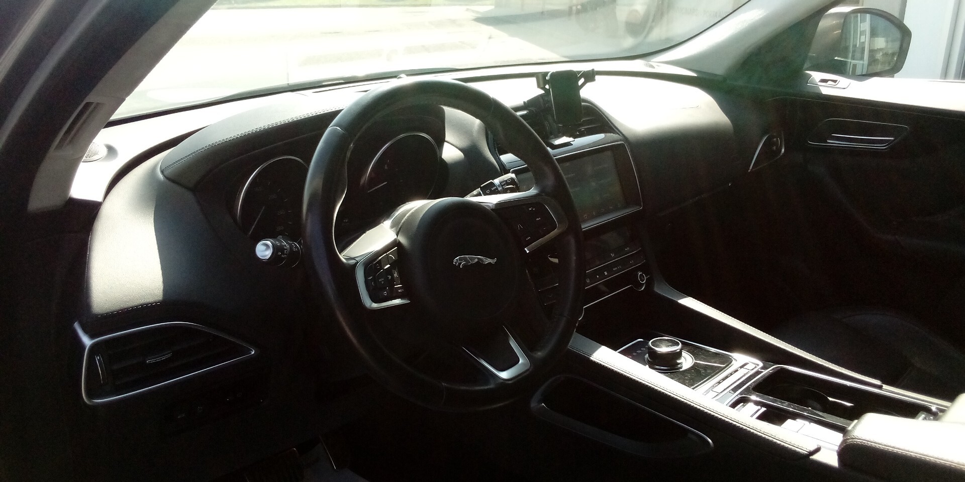 Jaguar F-Pace 2.0 D 180 CV AWD aut. R-Sport