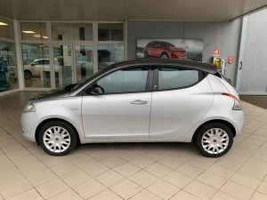 Lancia Ypsilon 0.9 TwinAir 85 CV 5 porte S&S Platinum