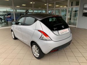 Lancia Ypsilon 0.9 TwinAir 85 CV 5 porte S&S Platinum