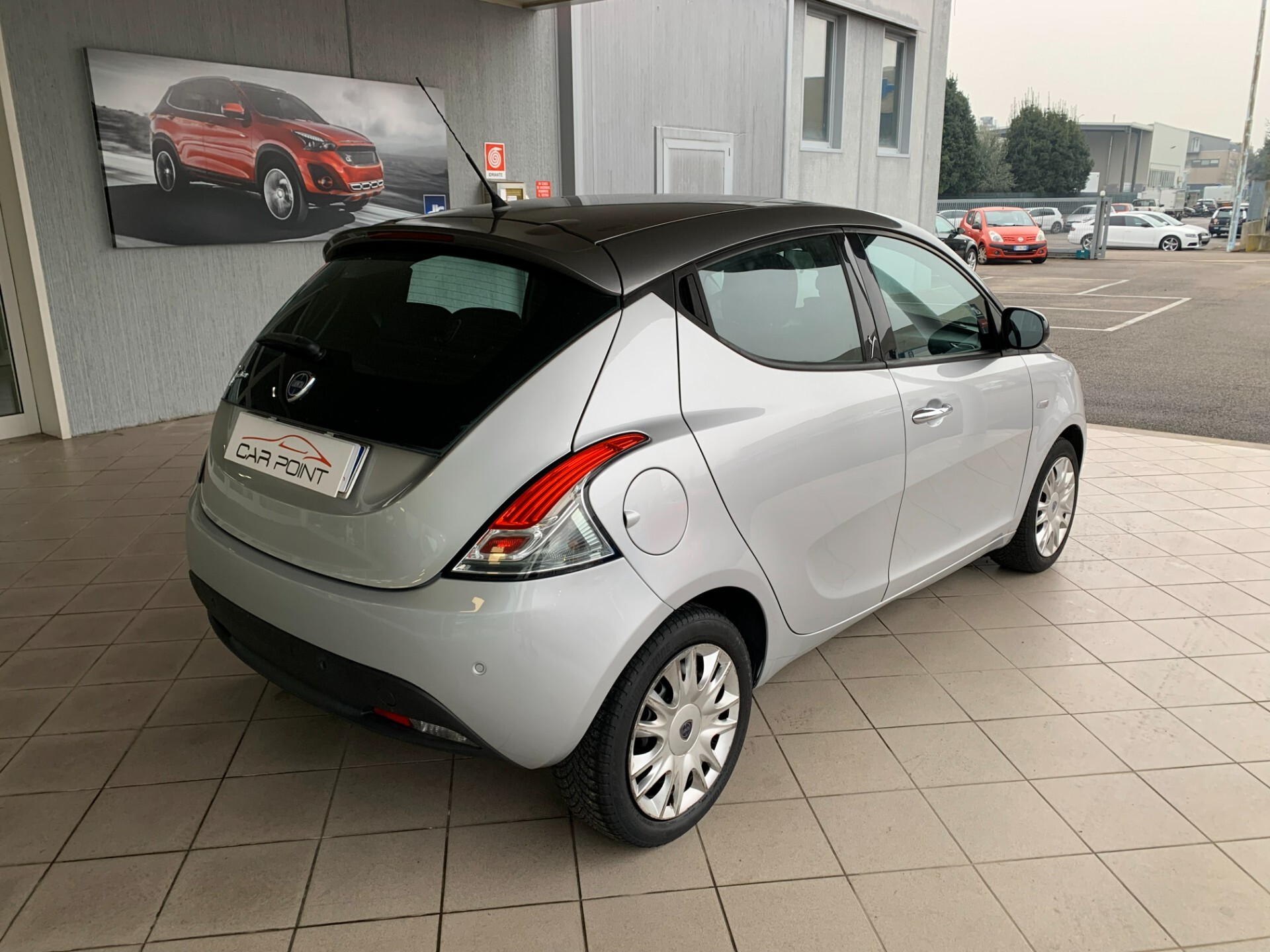 Lancia Ypsilon 0.9 TwinAir 85 CV 5 porte S&S Platinum