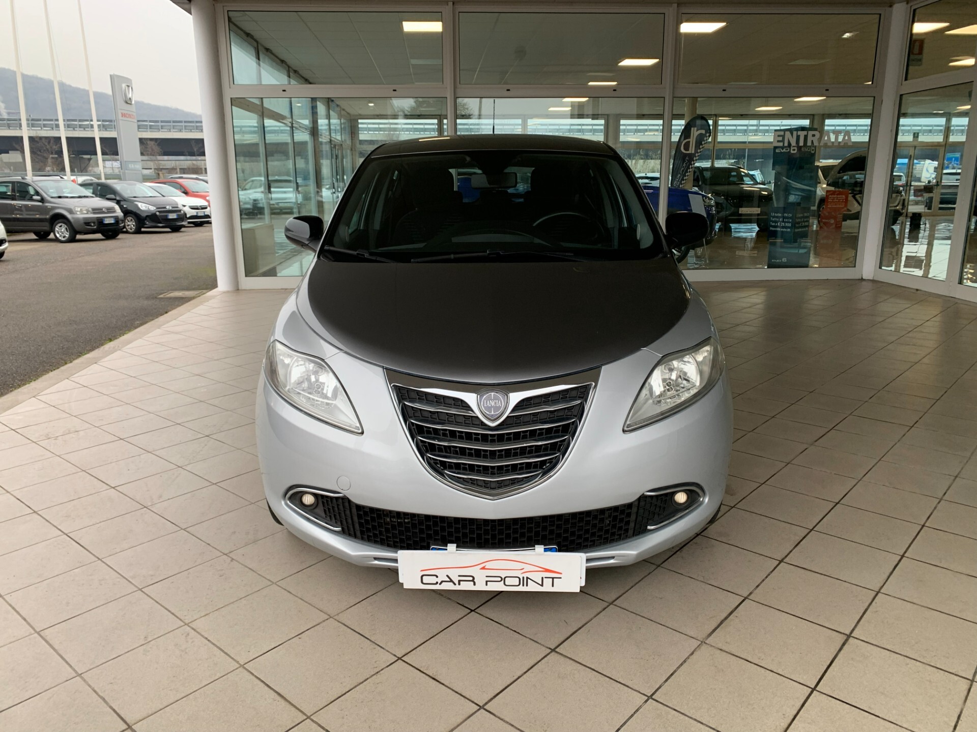Lancia Ypsilon 0.9 TwinAir 85 CV 5 porte S&S Platinum
