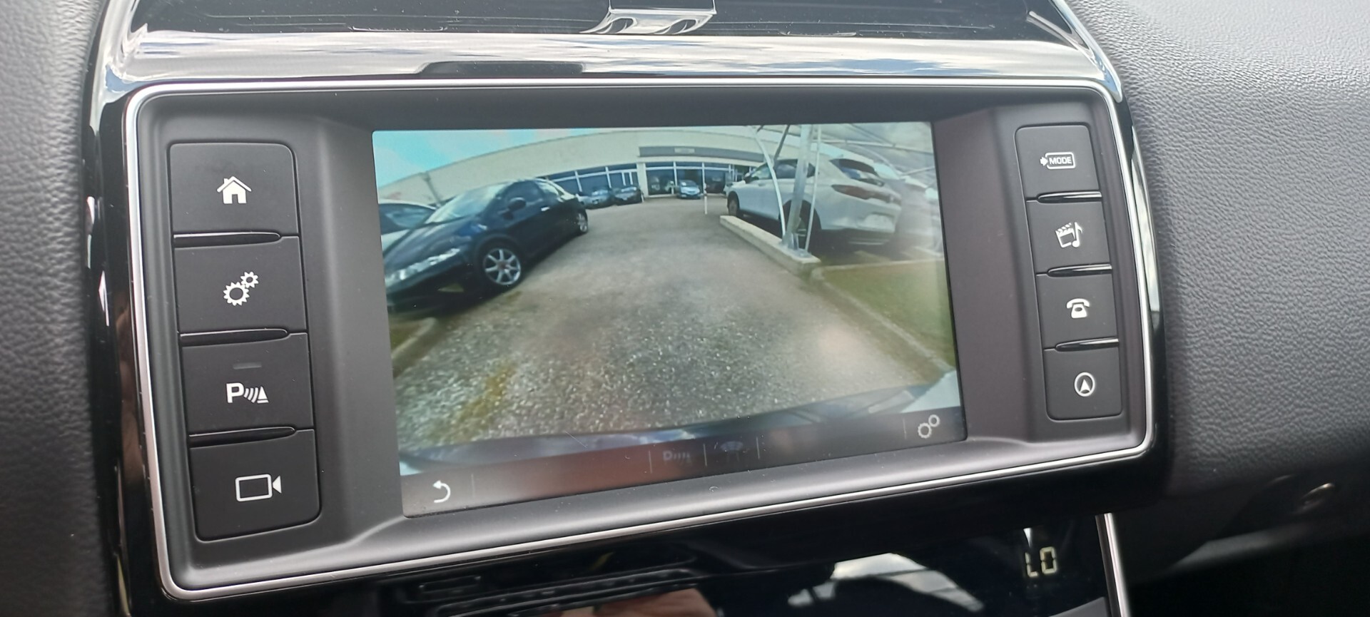 Jaguar XE 2.0 D Turbo 180 CV AWD aut. R-Sport