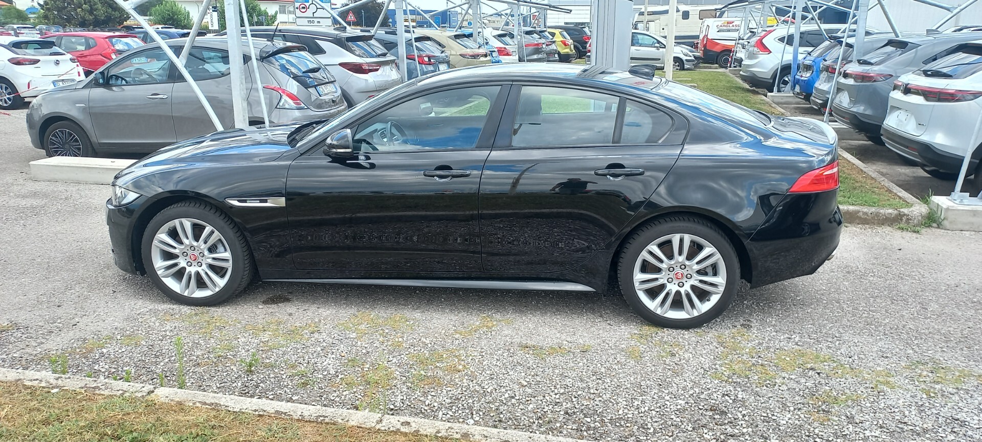 Jaguar XE 2.0 D Turbo 180 CV AWD aut. R-Sport
