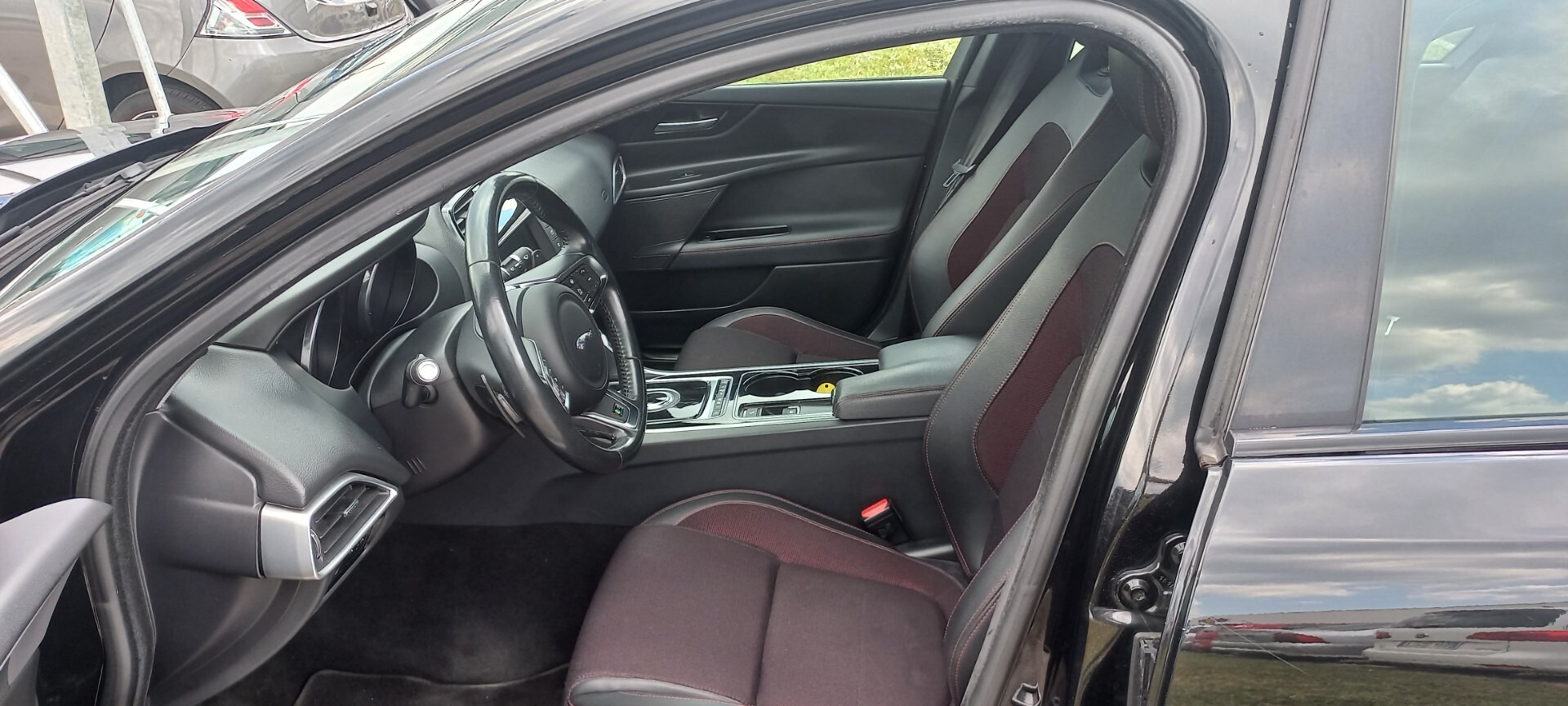 Jaguar XE 2.0 D Turbo 180 CV AWD aut. R-Sport