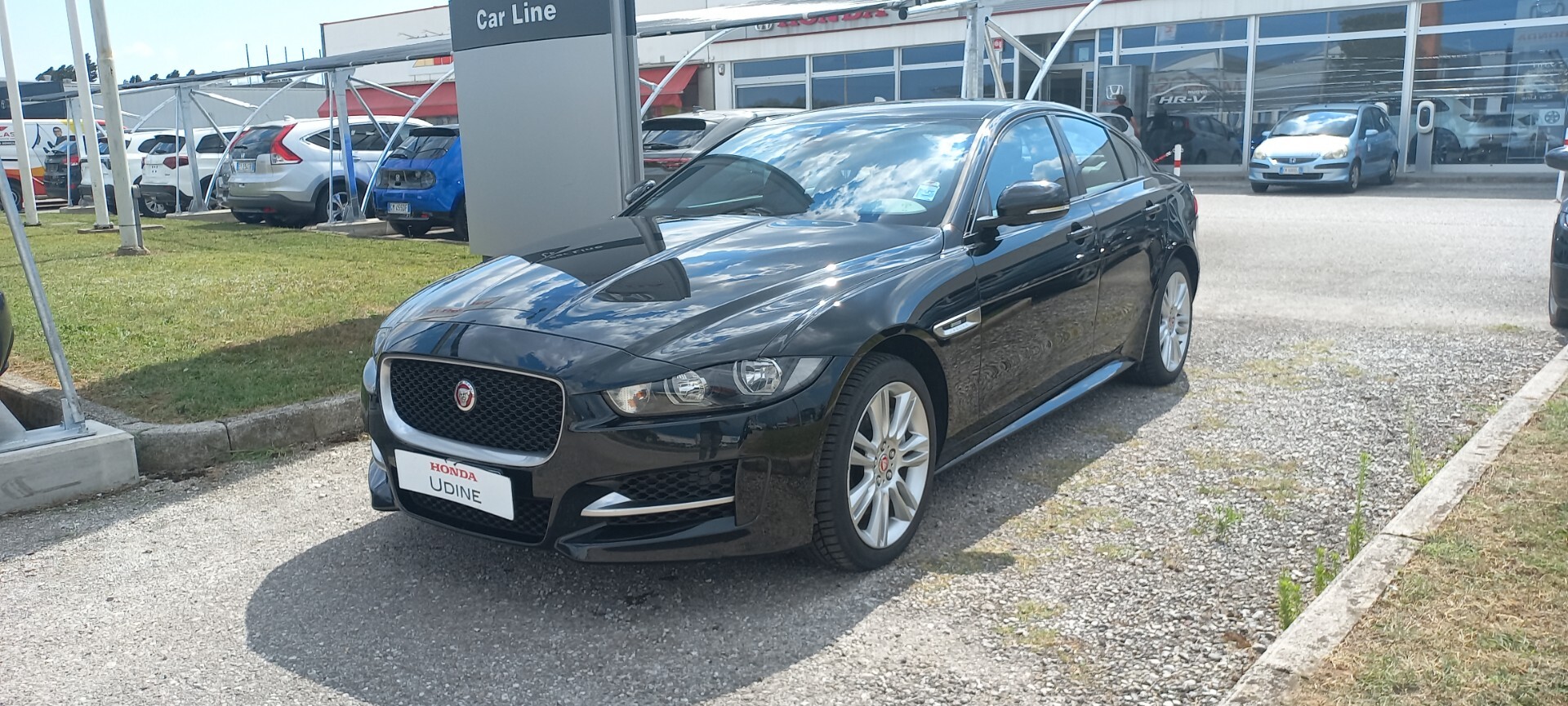Jaguar XE 2.0 D Turbo 180 CV AWD aut. R-Sport