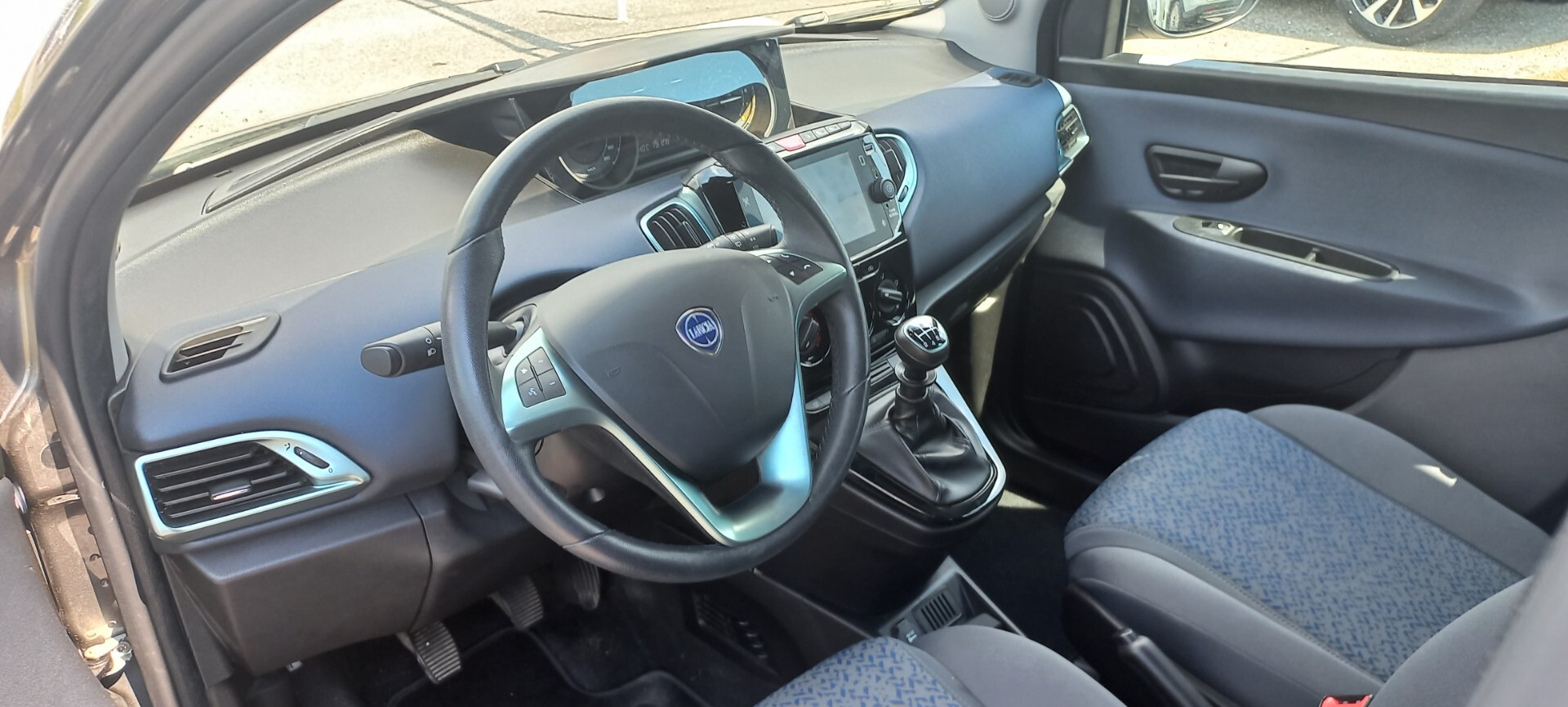 Lancia Ypsilon 1.0 FireFly 5 porte S&S Hybrid Gold