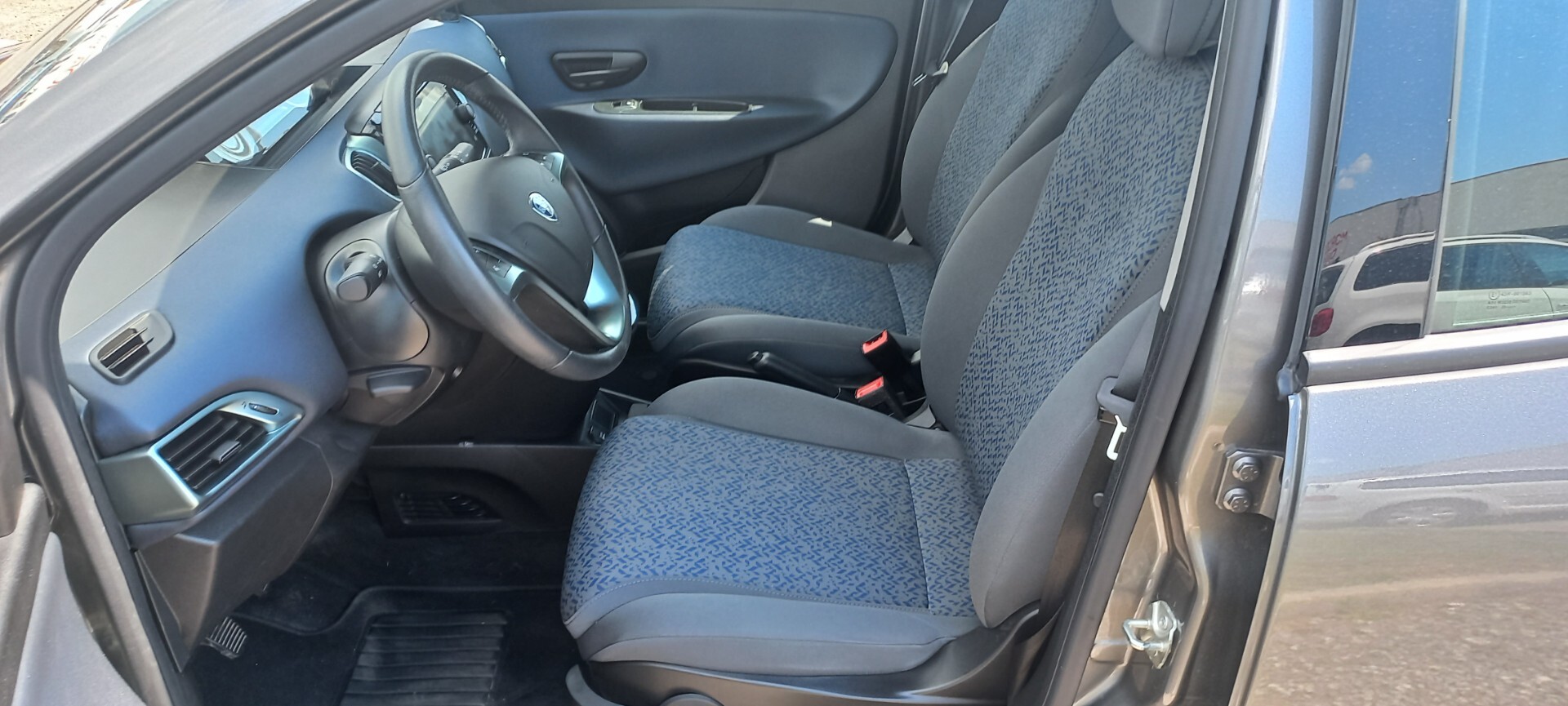 Lancia Ypsilon 1.0 FireFly 5 porte S&S Hybrid Gold